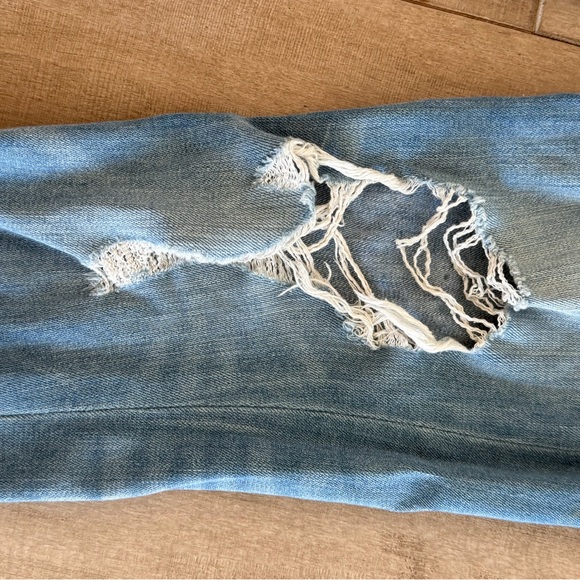 Express Women’s Skinny Jeans - Light Blue Distressed - Picture 4 of 8